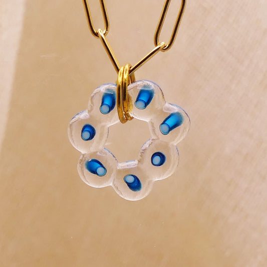 Collier bleu