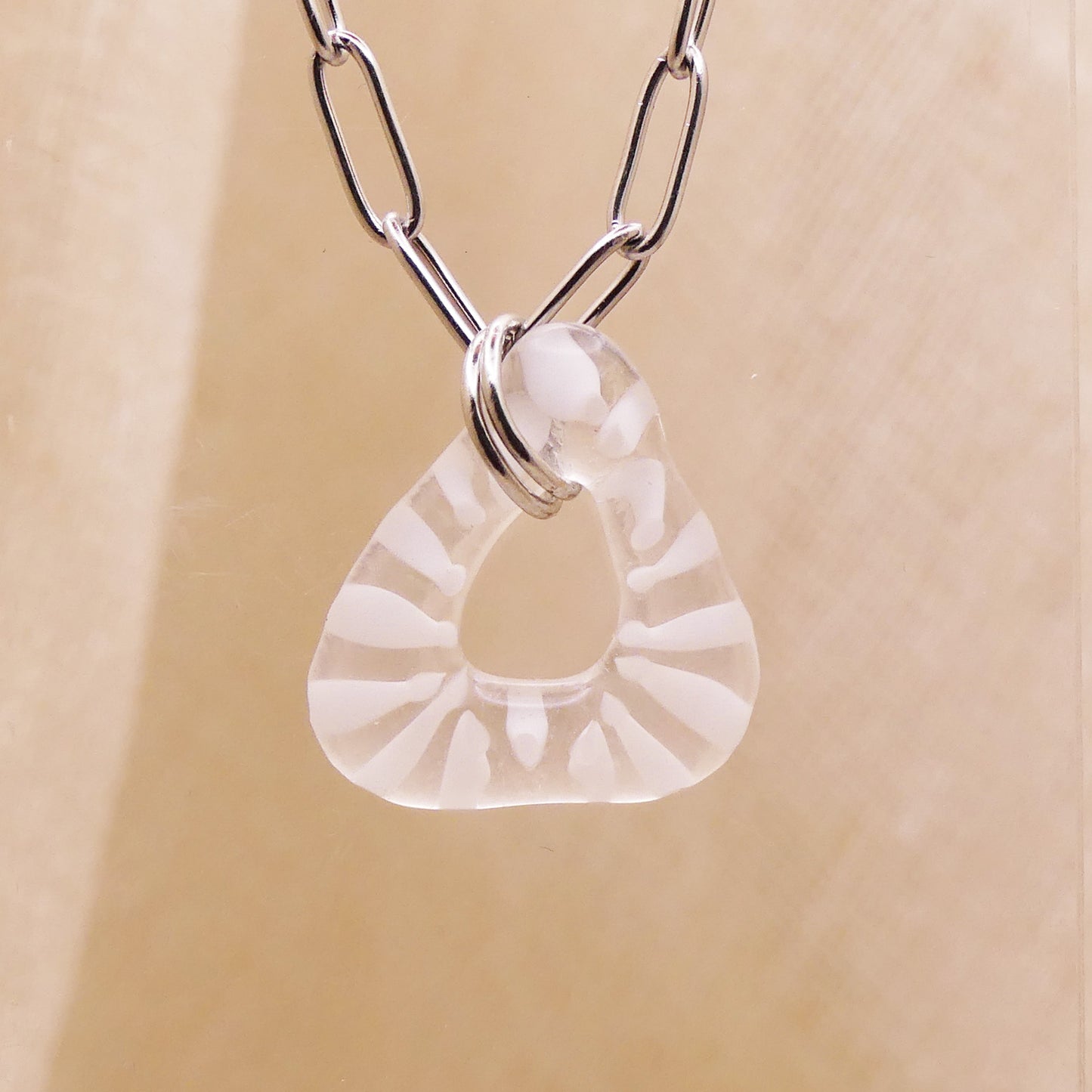 Collier coeur blanc