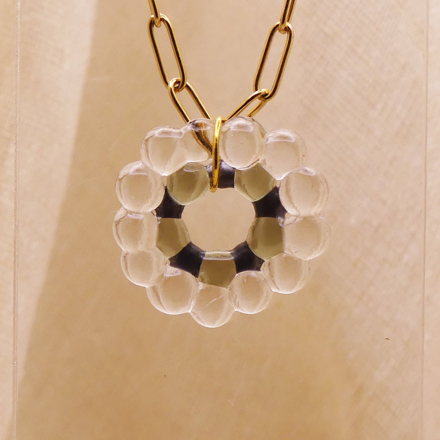 Collier vert gris