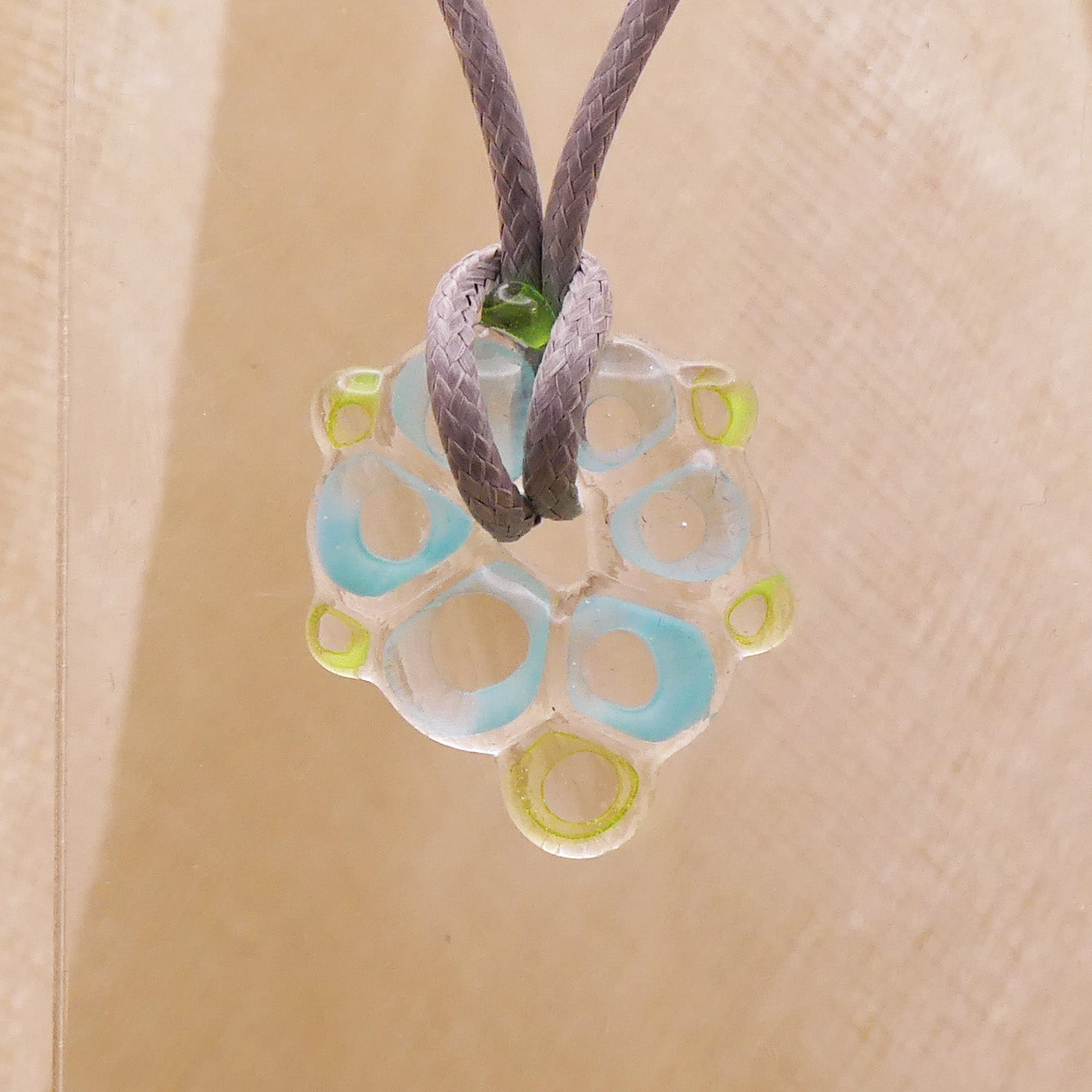 Collier tortue bleue